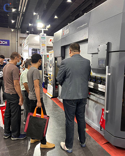 จำหน่ายเครื่องจักร-เครื่องงกลึง-ราคาถูก